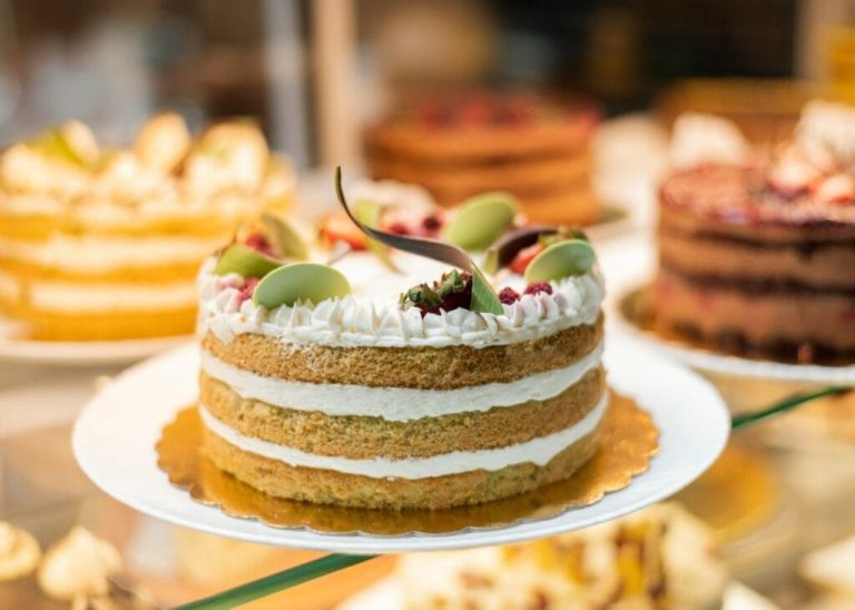 Delicious Cake Ideas To Make Your First Anniversary Truly Special