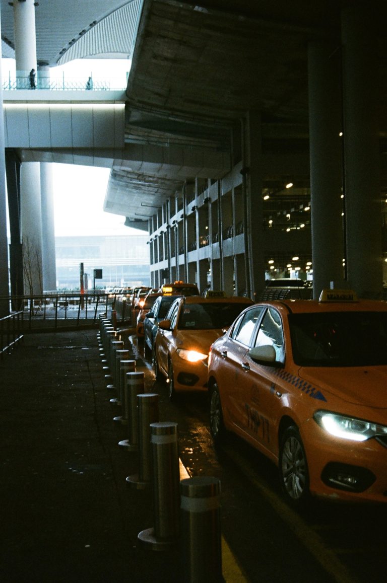 Get the best and most reliable Minicab in E7
