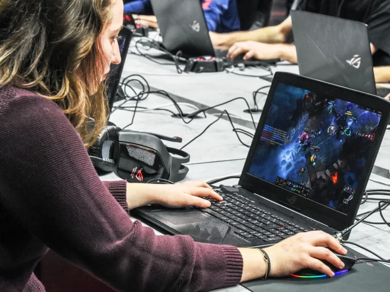 Enhance Your Gameplay With a Top-Quality Gaming Laptop