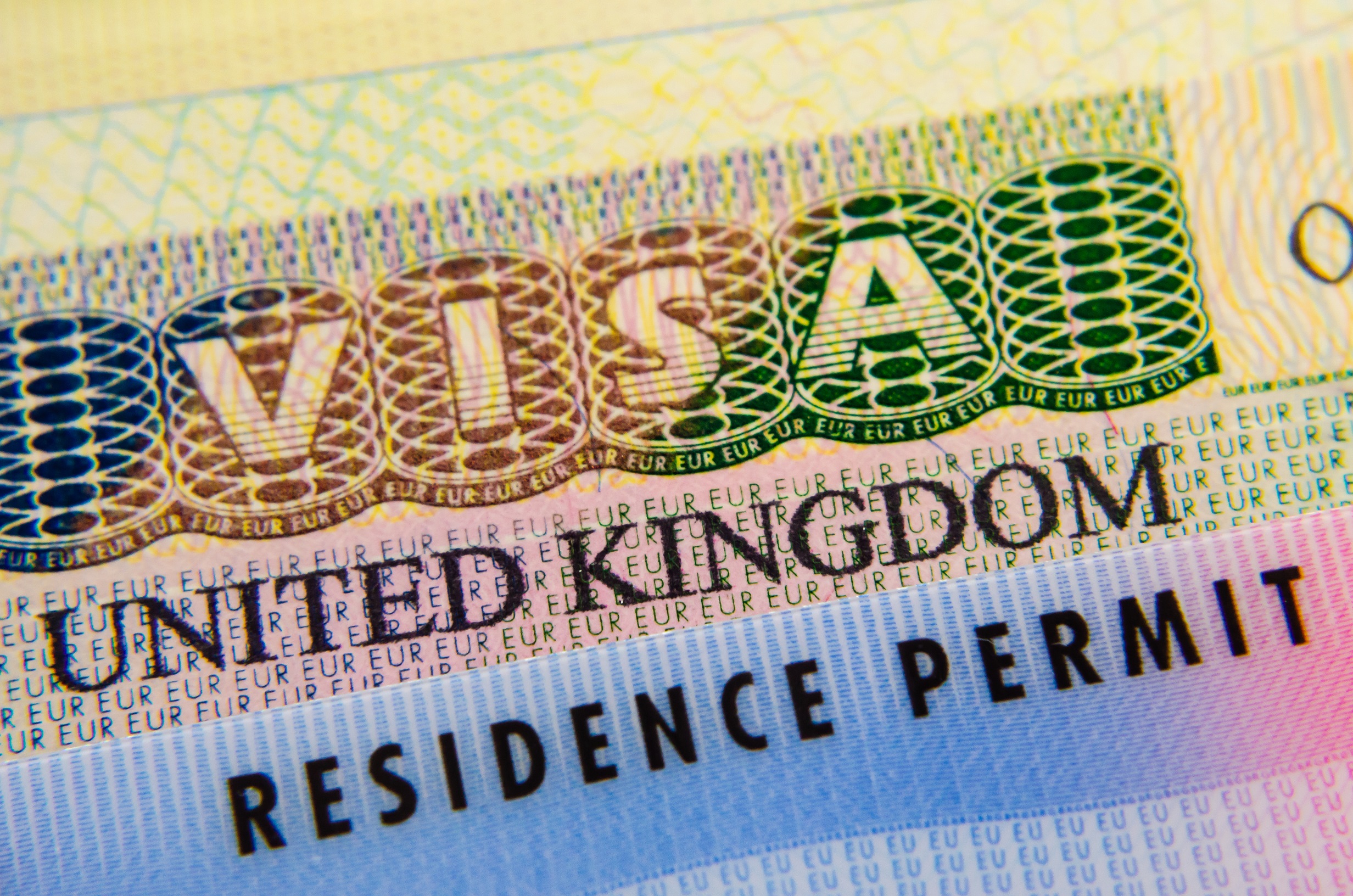 can i travel to italy with uk residence card
